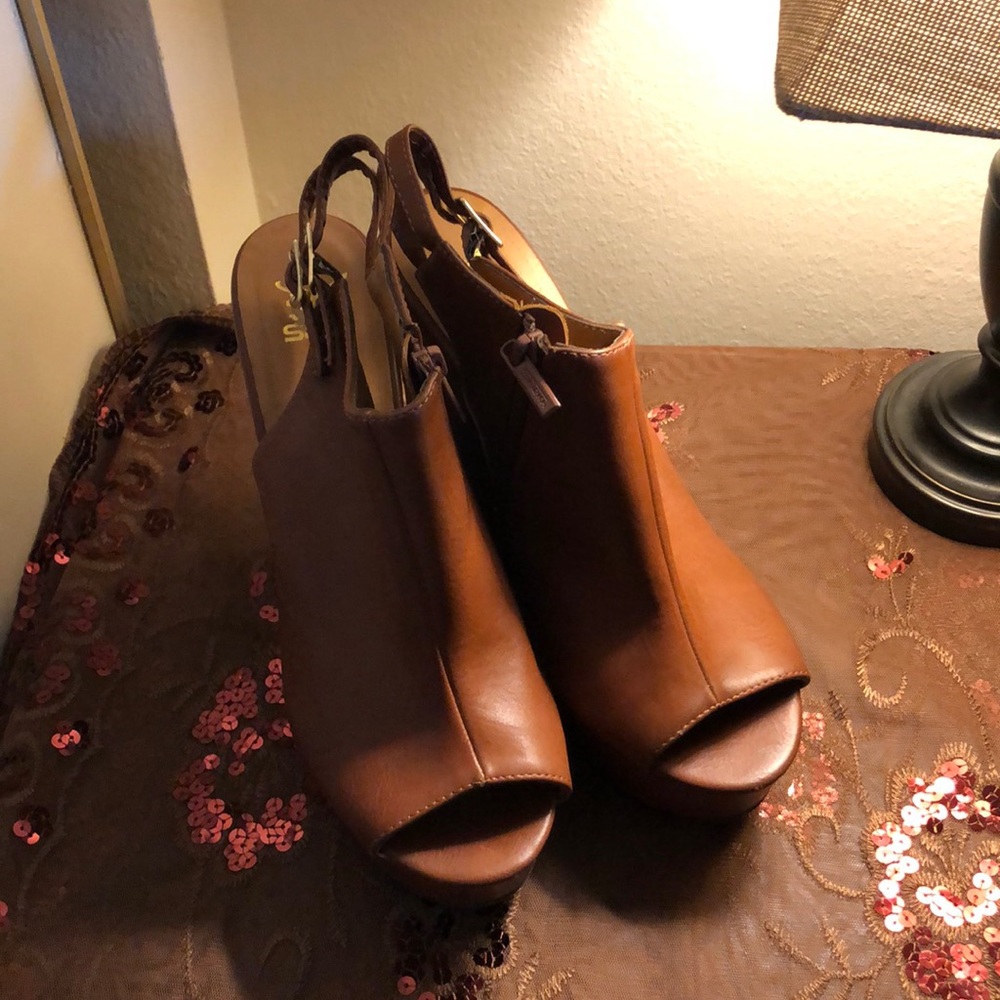 Wedges shoes 👠